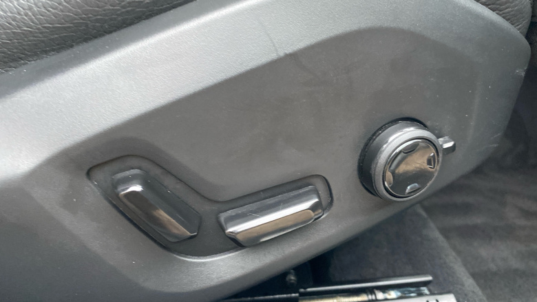 Volvo V60 2.0 B4P Plus Dark 5dr Auto [7 speed] Petrol Estate